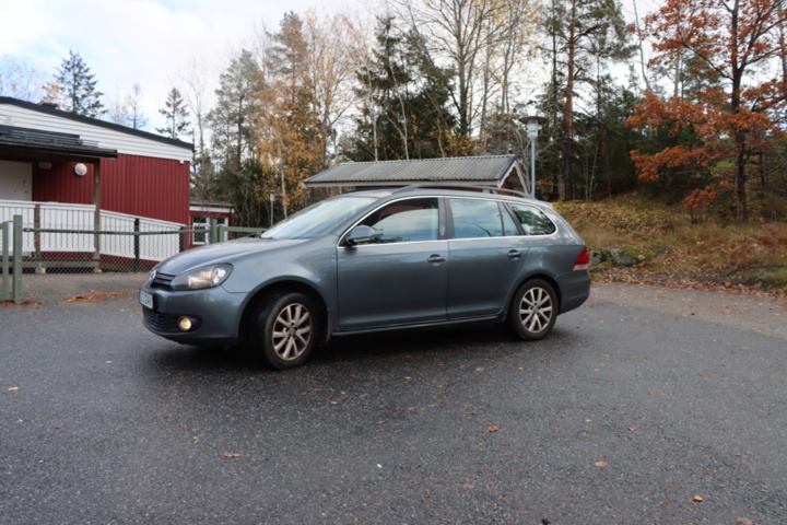 1438714-12 Volkswagen Golf Variant 1.6 MultiFuel 2011