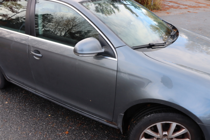 1438714-20 Volkswagen Golf Variant 1.6 MultiFuel 2011