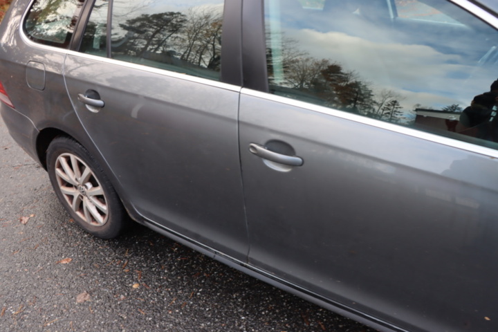 1438714-21 Volkswagen Golf Variant 1.6 MultiFuel 2011