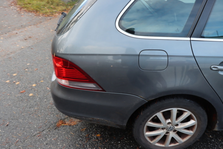 1438714-23 Volkswagen Golf Variant 1.6 MultiFuel 2011