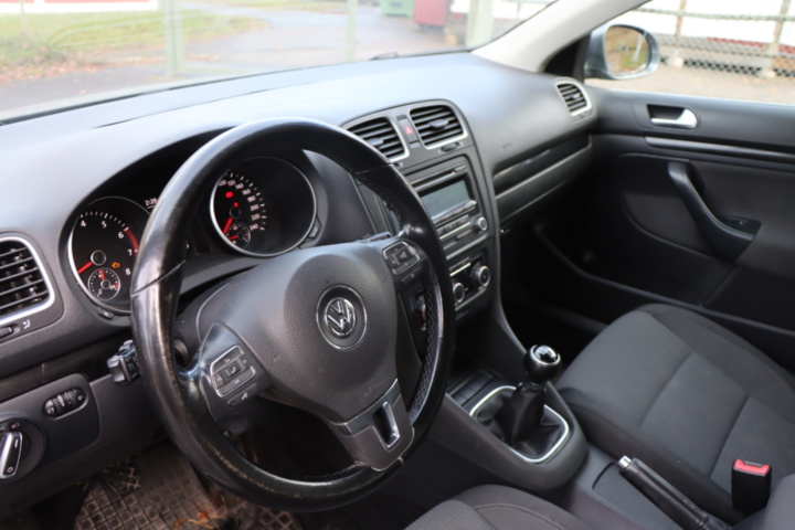 1438714-37 Volkswagen Golf Variant 1.6 MultiFuel 2011