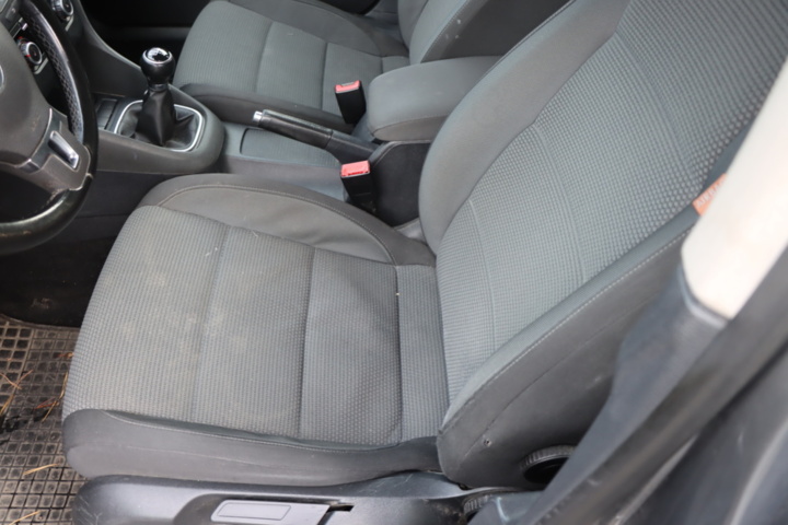 1438714-39 Volkswagen Golf Variant 1.6 MultiFuel 2011