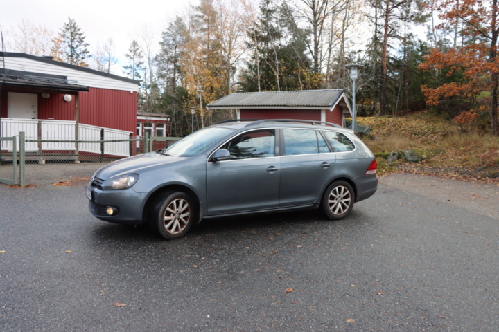 1438714-42 Volkswagen Golf Variant 1.6 MultiFuel 2011