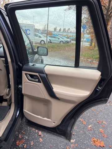 1408555-24 Land Rover Freelander 2 2.2 TD4 AWD Automatic, 150hp, 2014