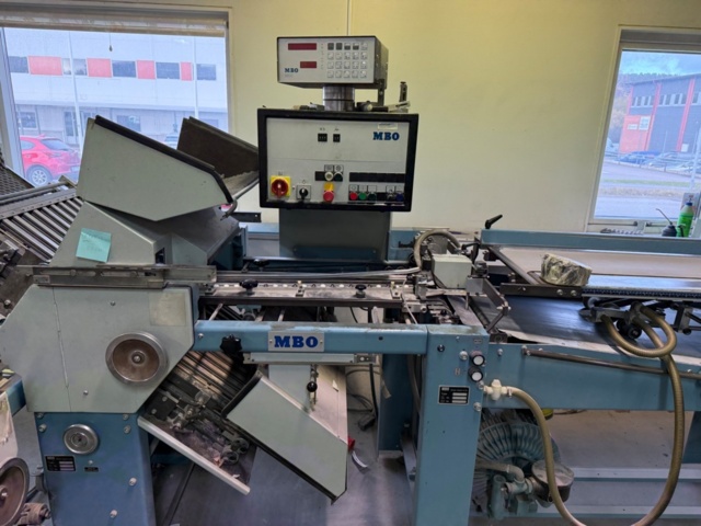 1438787-4 Maskin för bokproduktion MBO T-52-1-52-6 falsmaskin