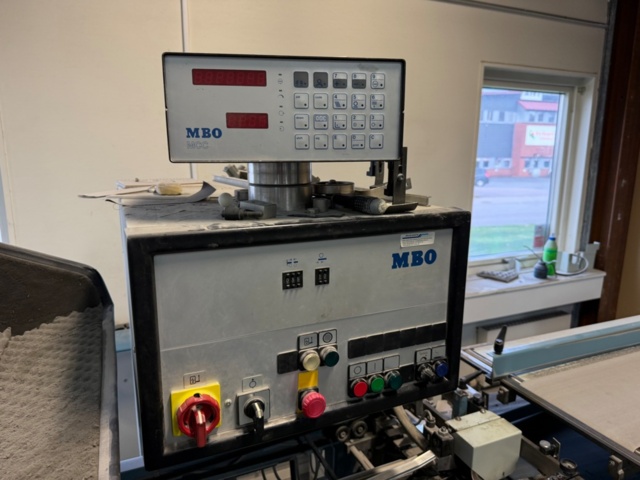 1438787-9 Maskin för bokproduktion MBO T-52-1-52-6 falsmaskin