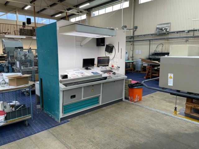 1438792-17 Tryckpress Roland 305 från 1998 med 5 tryckverk