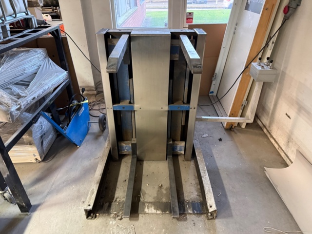 1438794-2 Pallvändare Rotek 900