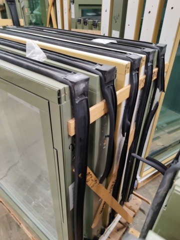 1439058-19 73 Elite Windows (Updated information)