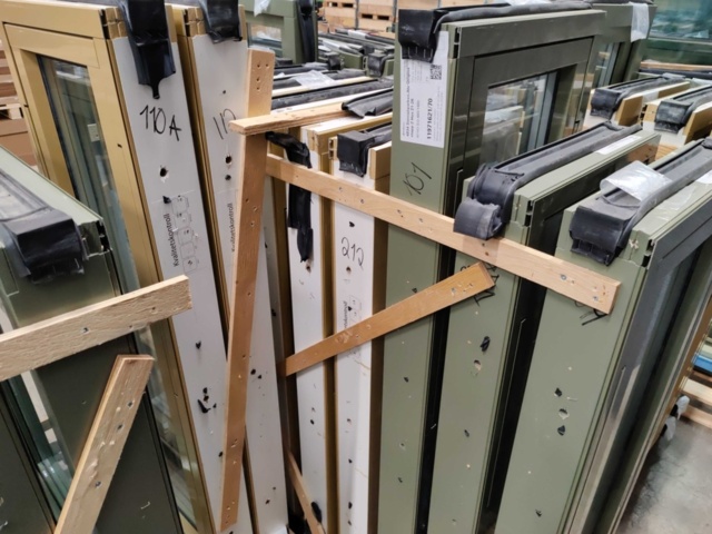 1439058-33 73 Elite Windows (Updated information)