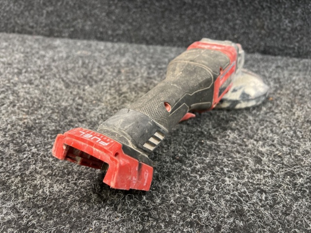 1438496-3 Angle grinder Milwaukee M18 FHSAG150XPDB