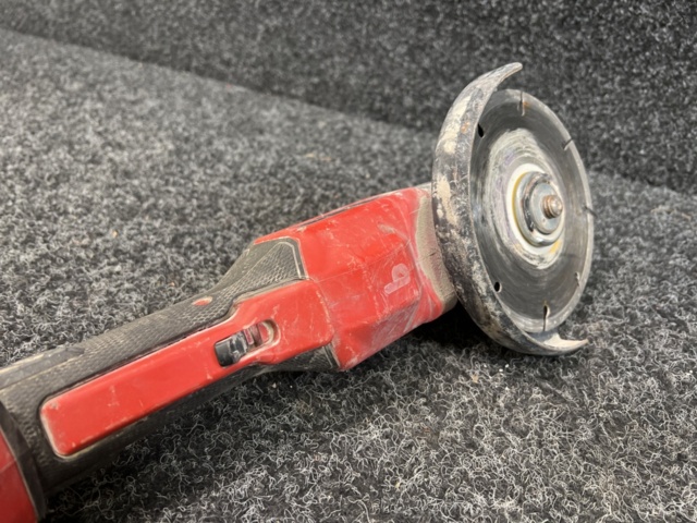 1438496-4 Angle grinder Milwaukee M18 FHSAG150XPDB