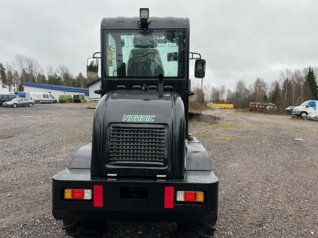1439461-9 Hjullastare med redskap Nordic 2700 4WD Euro 5 -2024