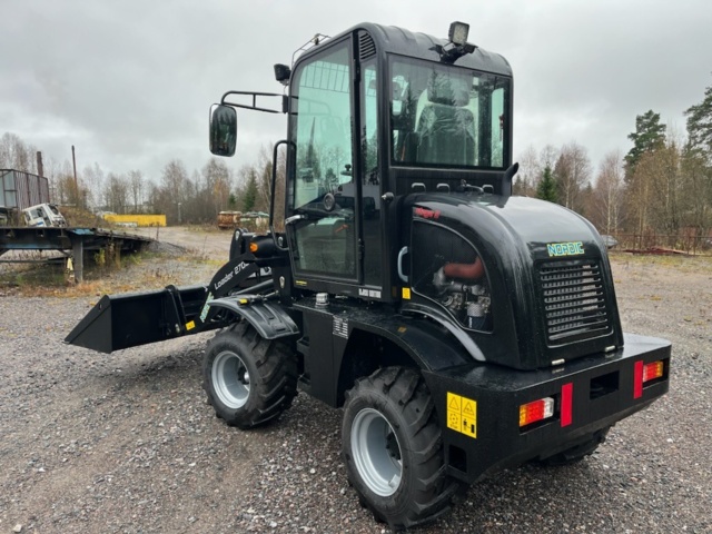 1439461-2 Hjullastare med redskap Nordic 2700 4WD Euro 5 -2024