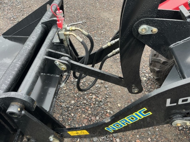 1439461-11 Hjullastare med redskap Nordic 2700 4WD Euro 5 -2024