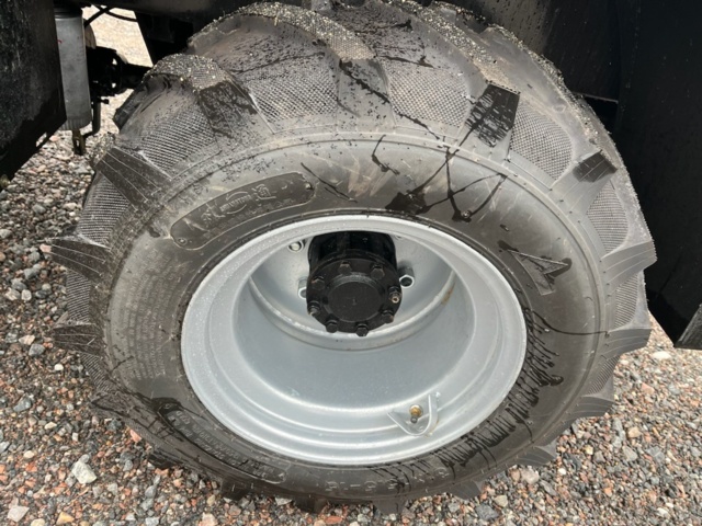 1439461-15 Hjullastare med redskap Nordic 2700 4WD Euro 5 -2024