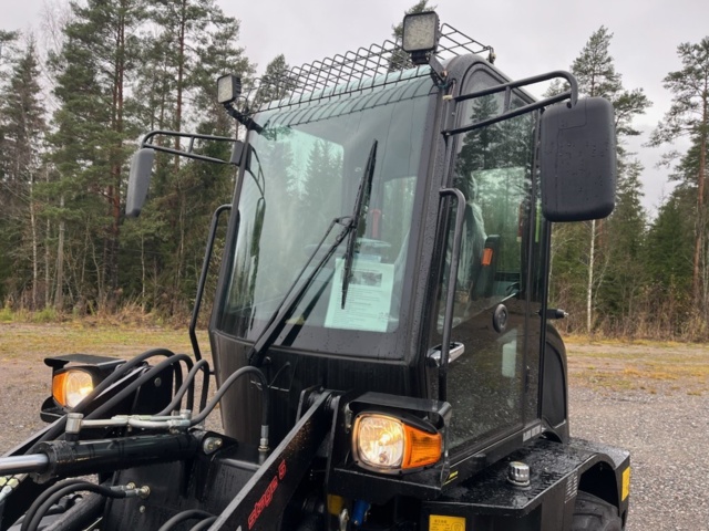 1439461-10 Hjullastare med redskap Nordic 2700 4WD Euro 5 -2024