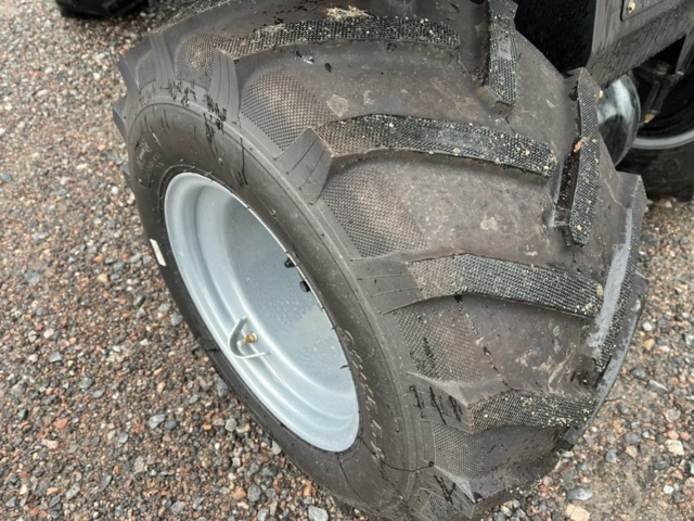 1439461-16 Hjullastare med redskap Nordic 2700 4WD Euro 5 -2024