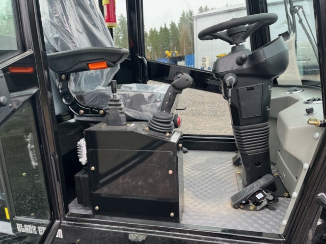 1439461-12 Hjullastare med redskap Nordic 2700 4WD Euro 5 -2024