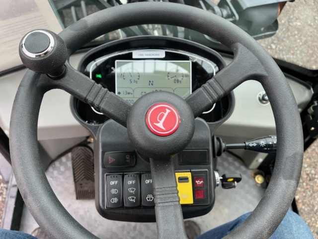 1439461-26 Hjullastare med redskap Nordic 2700 4WD Euro 5 -2024