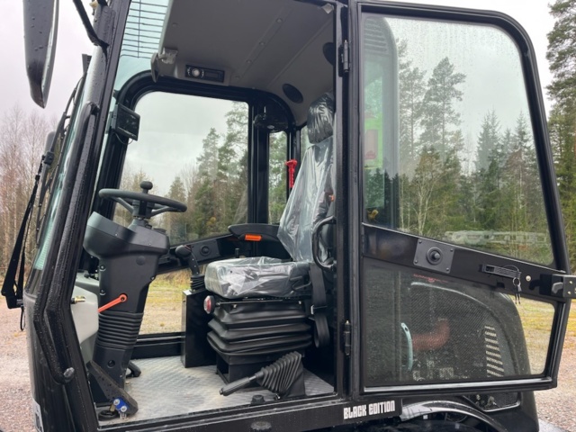 1439461-20 Hjullastare med redskap Nordic 2700 4WD Euro 5 -2024