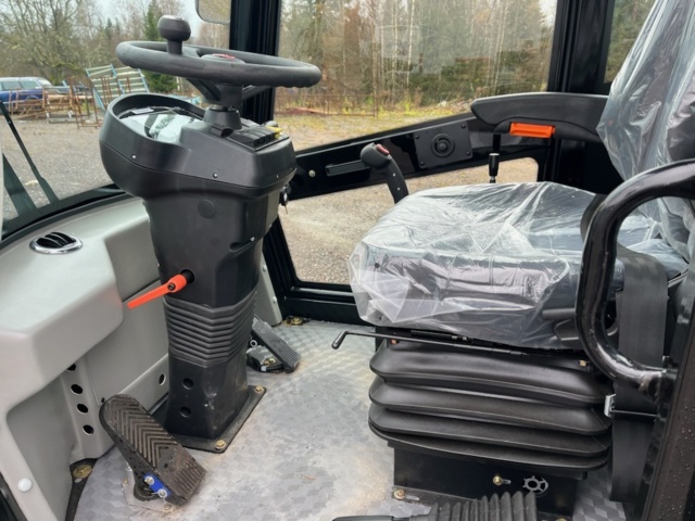 1439461-22 Hjullastare med redskap Nordic 2700 4WD Euro 5 -2024