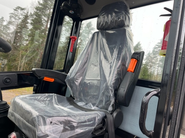 1439461-21 Hjullastare med redskap Nordic 2700 4WD Euro 5 -2024