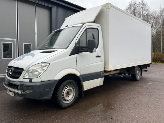 1401847-1 Mercedes-Benz Sprinter 316 CDI skåp baklift 2011