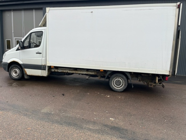 1401847-4 Mercedes-Benz Sprinter 316 CDI skåp baklift 2011