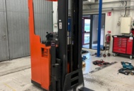 1436211 Stacker with charger - BT TXH5400