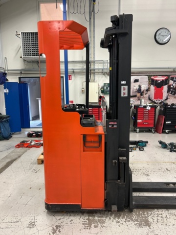 1436211-2 Stacker with charger - BT TXH5400