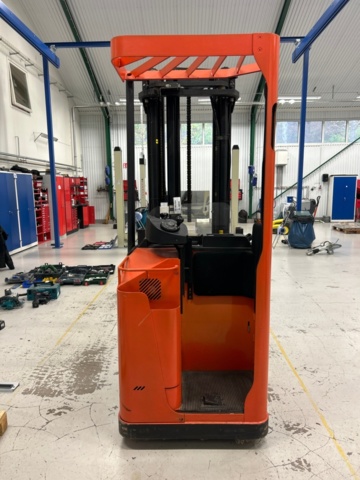 1436211-3 Stacker with charger - BT TXH5400