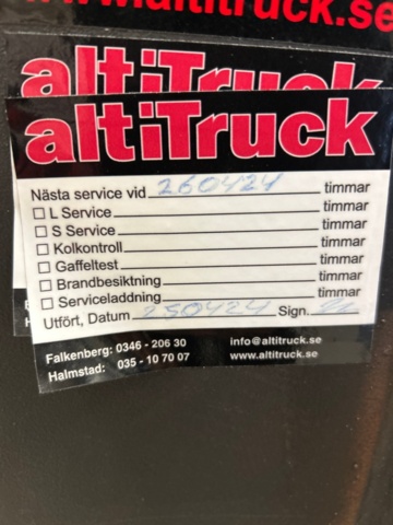 1436211-13 Stacker with charger - BT TXH5400