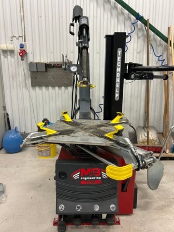 1436198-3 Däckmonteringsmaskin - M&B Engineering TC 724 A IT, -2023