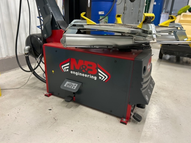 1436198-5 Däckmonteringsmaskin - M&B Engineering TC 724 A IT, -2023