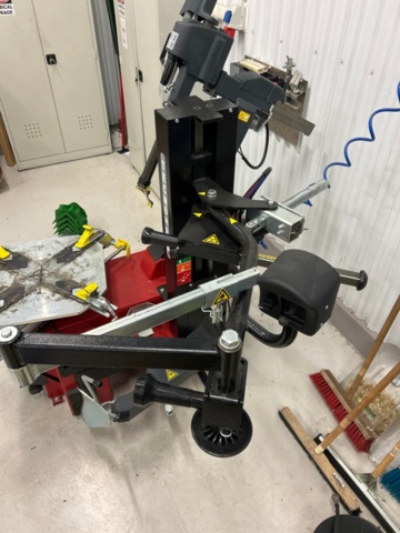 1436198-7 Däckmonteringsmaskin - M&B Engineering TC 724 A IT, -2023