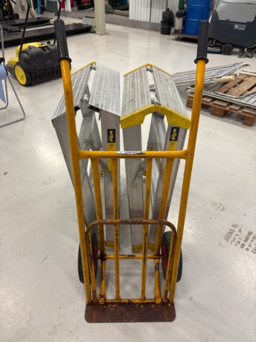 1436172-1 Säckkärra och trappstegar 2 st