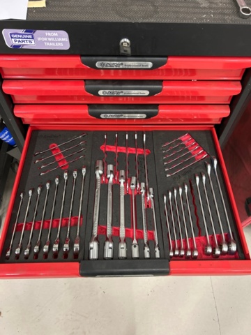 1436191-5 Verktygsvagn med innehåll - Ampro