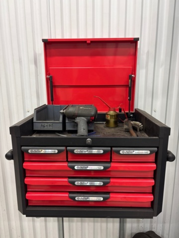 1436181-4 Slangvindor och verktygsskåp med innehåll