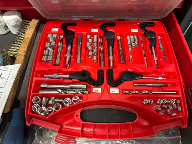 1436181-9 Slangvindor och verktygsskåp med innehåll