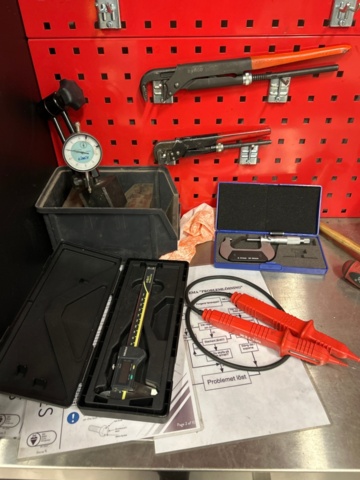 1436186-4 Verkstadsinredning Ampro med innehåll