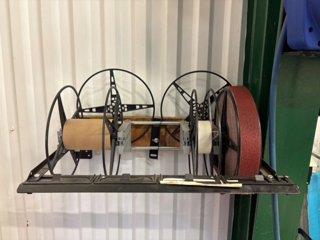 1436182-9 Slangvindor och verktygsskåp med innehåll