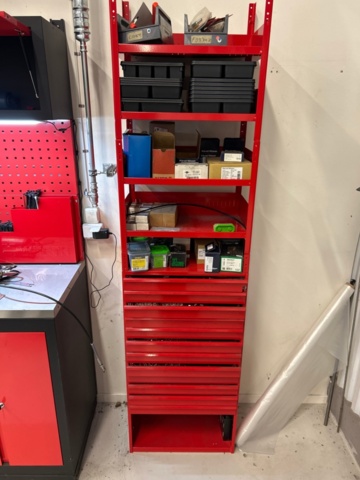 1436185-1 Verktygsskåp med innehåll