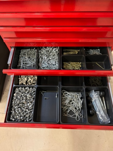 1436185-9 Verktygsskåp med innehåll