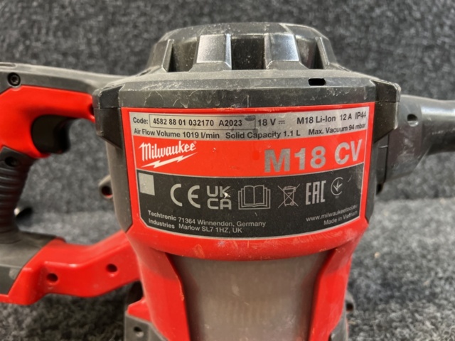 1439825-4 Handdammsugare Milwaukee M18 CV