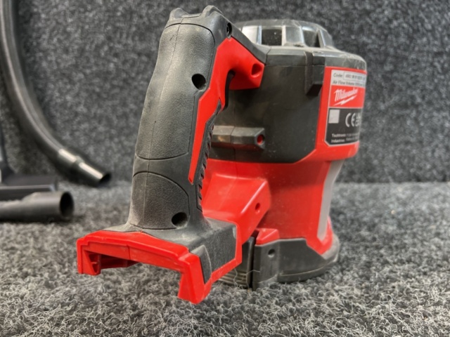 1439825-5 Handdammsugare Milwaukee M18 CV