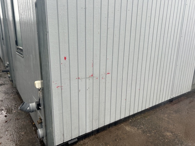 1423437-13 Staff shed