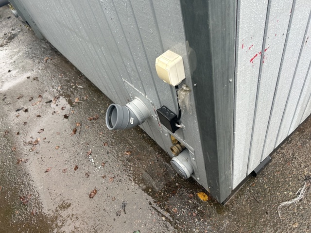 1423437-8 Staff shed