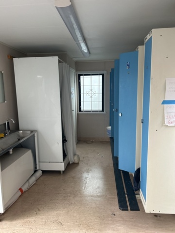 1423437-22 Staff shed