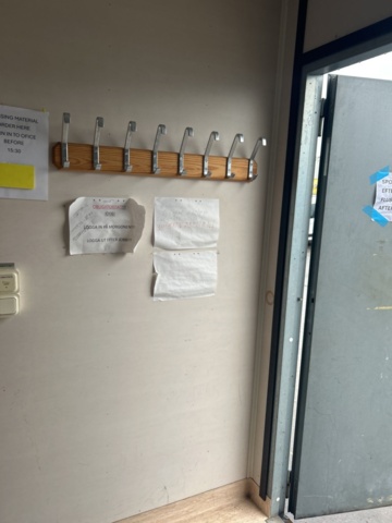 1423437-27 Staff shed